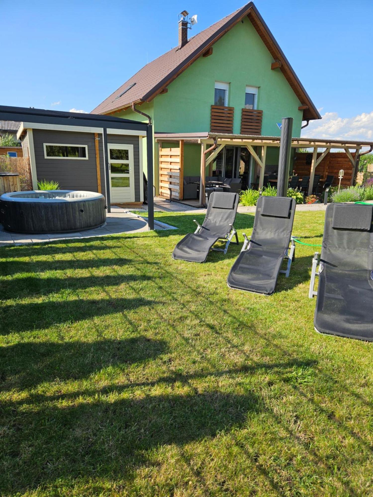 Holiday Home Znojmo W/ Wellness & Wine Экстерьер фото