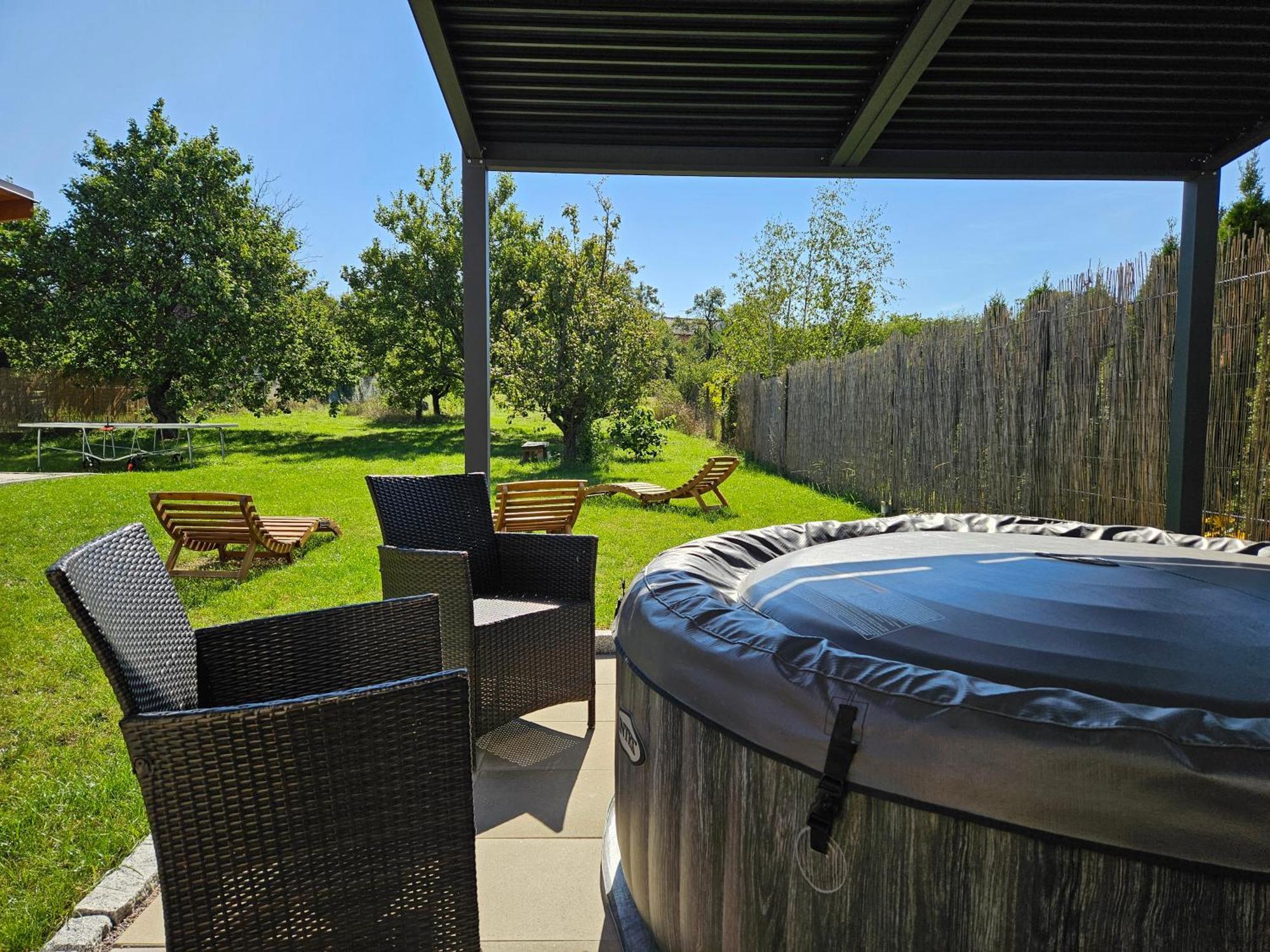 Holiday Home Znojmo W/ Wellness & Wine Экстерьер фото